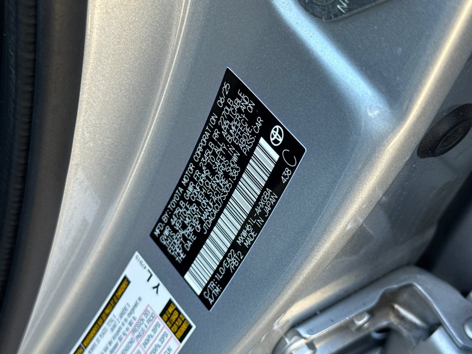 Used 2025 Toyota Prius Plug-In Hybrid FWD image 29