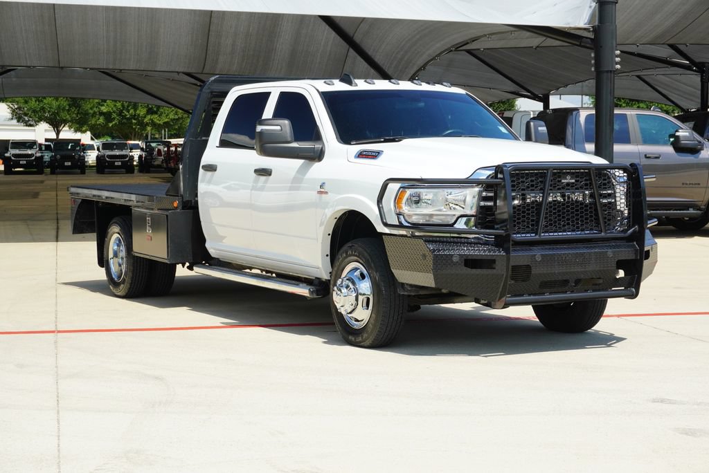 Used 2024 RAM 3500 Tradesman w/ Chrome Appearance Group AWD/4WD image 6