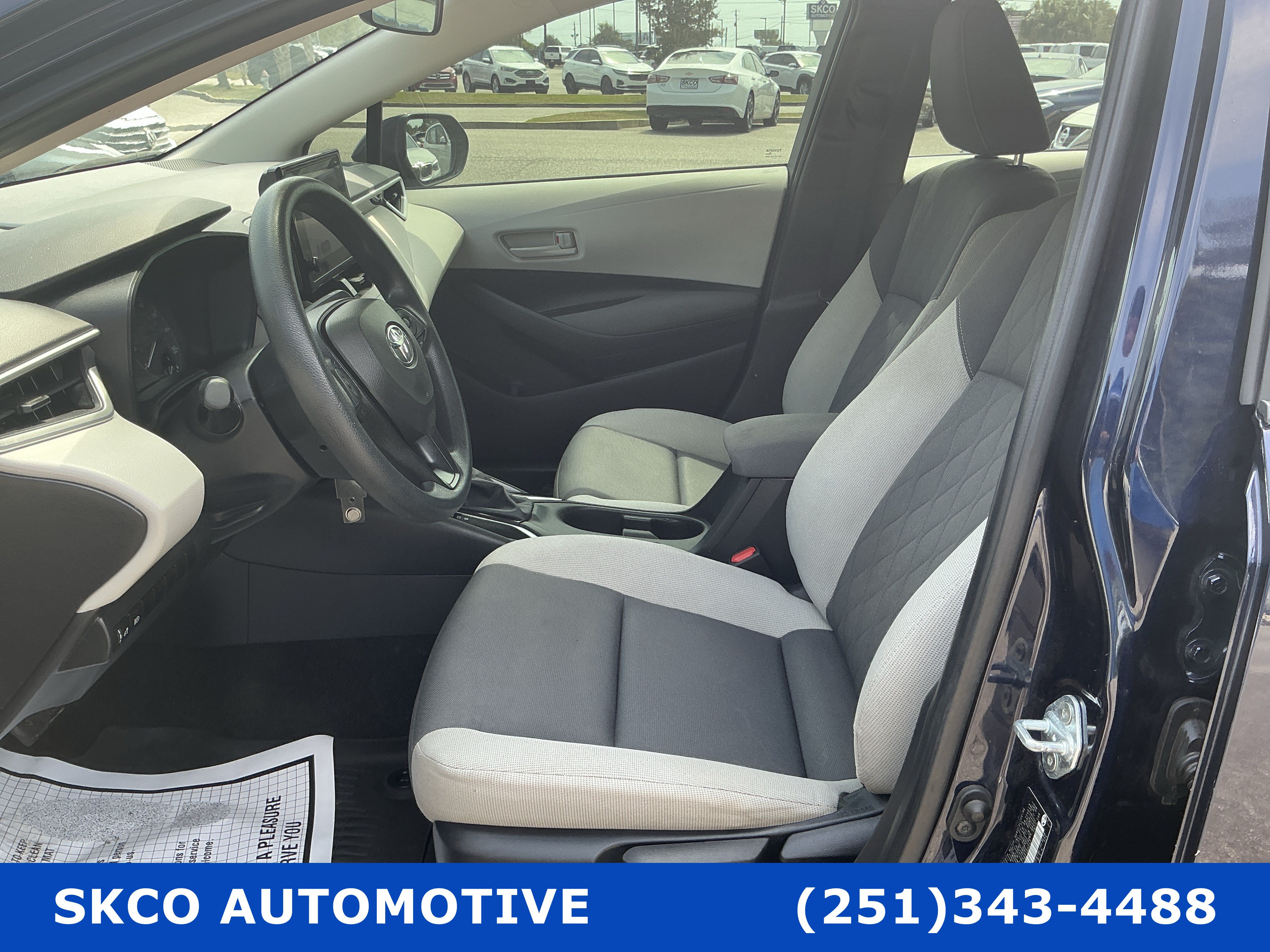 Used 2024 Toyota Corolla LE FWD image 11