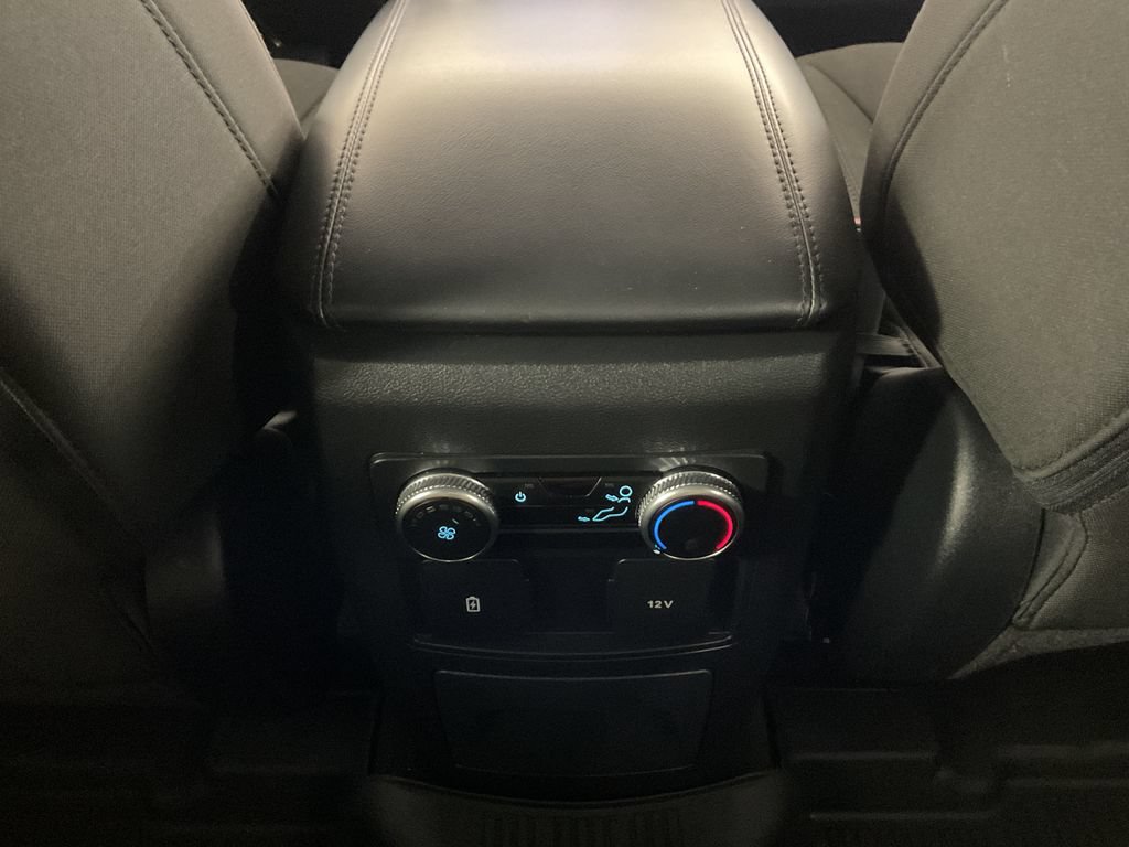 Used 2023 Ford Explorer XLT AWD/4WD image 16
