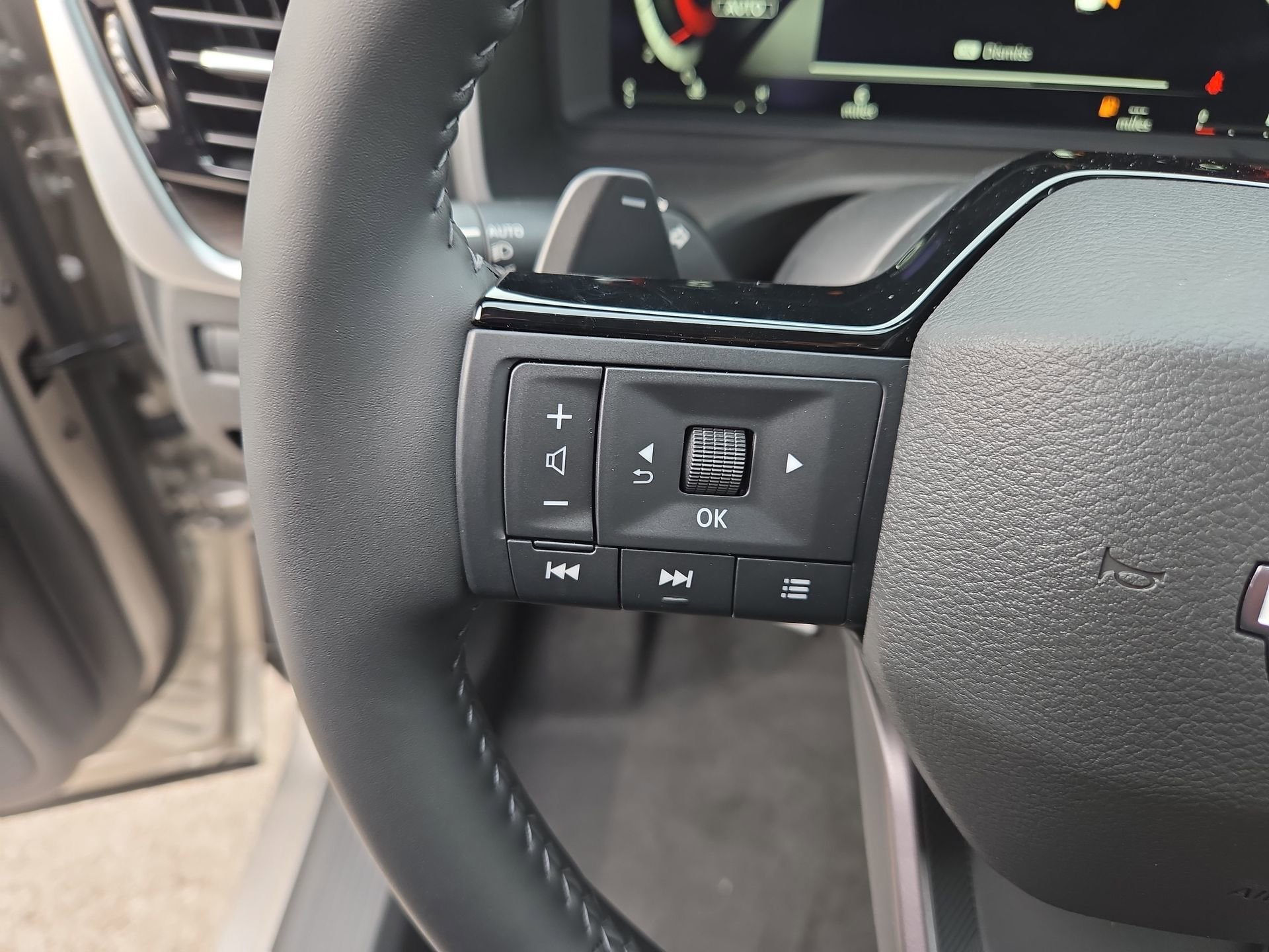 New 2026 Nissan Rogue Platinum w/ Platinum Premium Package image 9