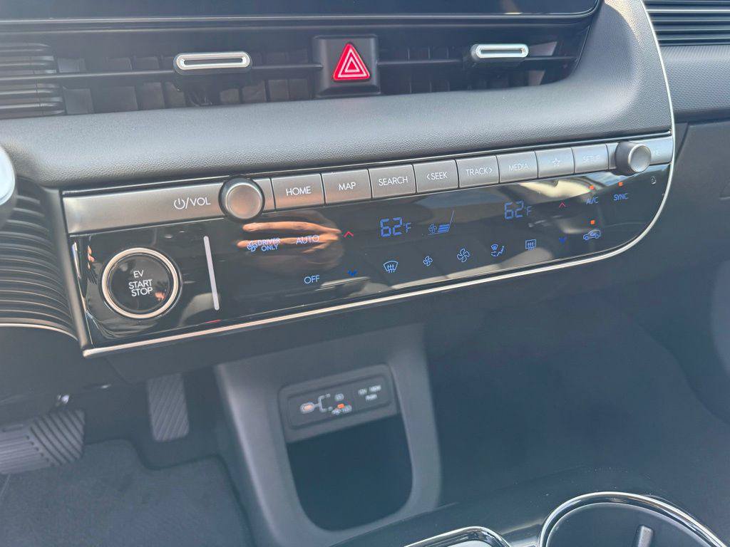 New 2025 Hyundai Ioniq 5 SEL AWD/4WD image 24