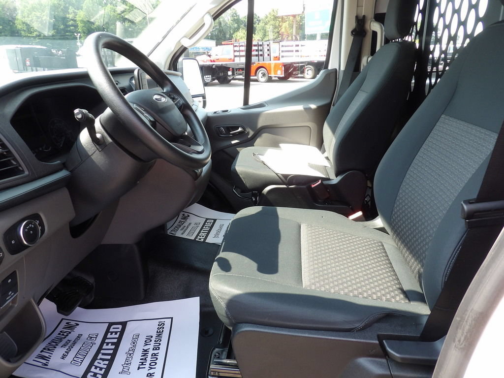 Used 2025 Ford Transit 250 Low Roof w/ Exterior Upgrade Package RWD image 17