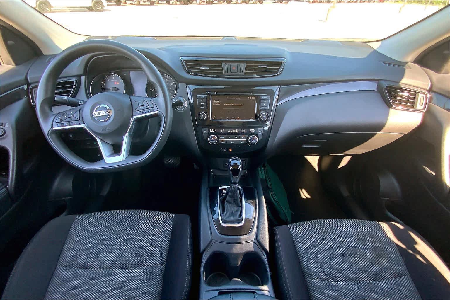 Used 2020 Nissan Rogue Sport SV FWD image 15