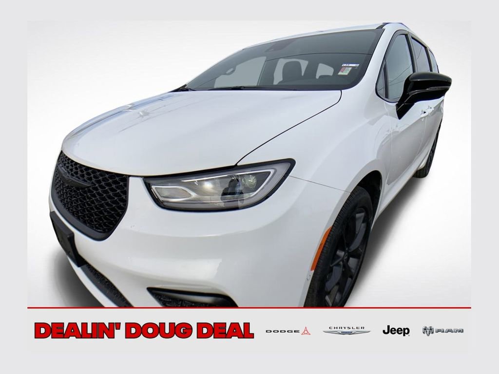 New 2026 Chrysler Pacifica Select w/ S Appearance Package