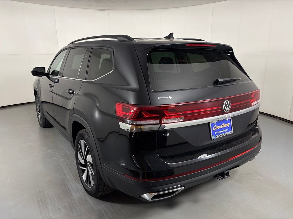 Used 2025 Volkswagen Atlas SE FWD image 7
