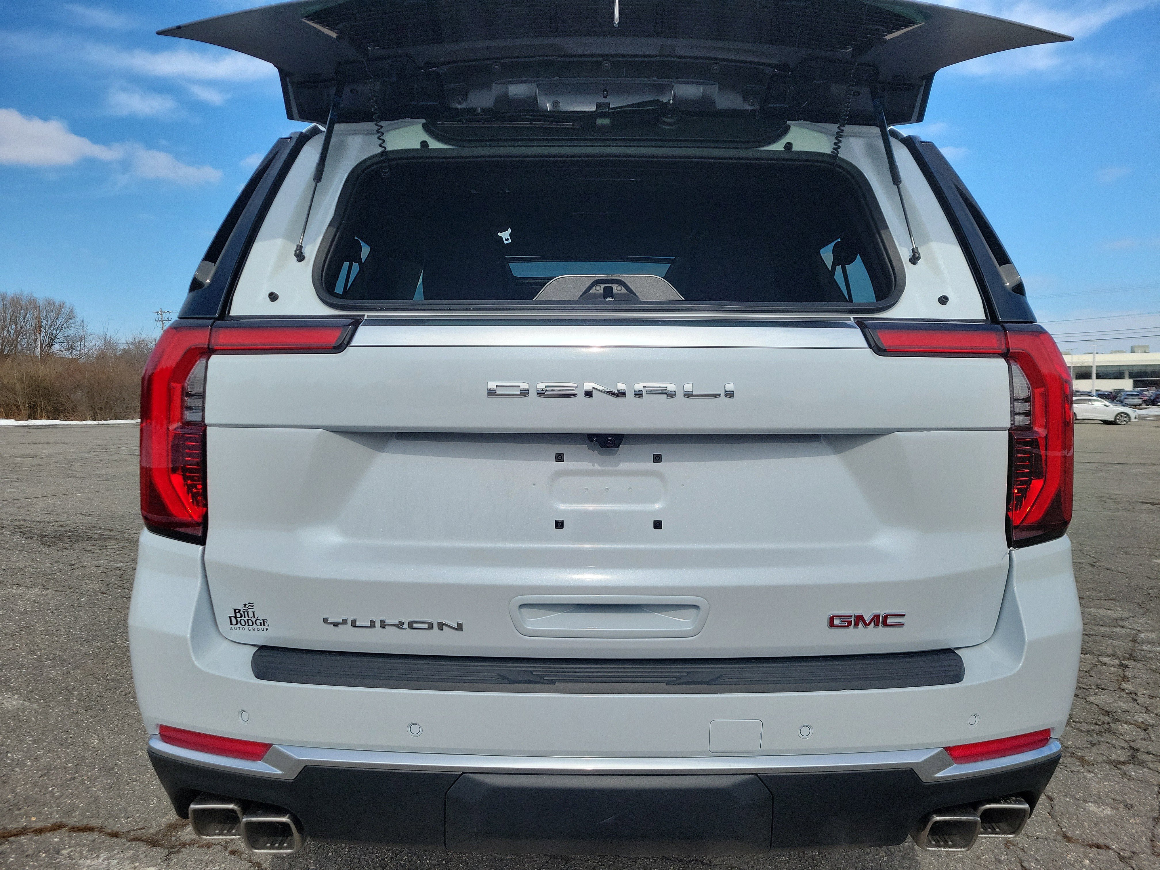 New 2026 GMC Yukon XL Denali w/ Sun & Power Step Package AWD/4WD image 32