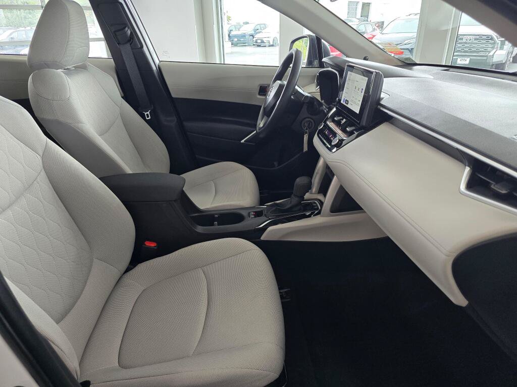 Used 2024 Toyota Corolla Cross L AWD/4WD image 42