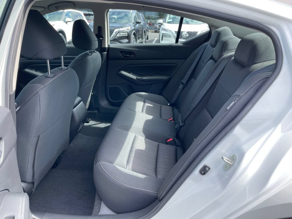 Used 2024 Nissan Altima 2.5 S FWD image 14