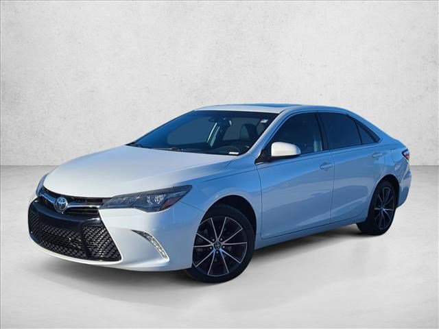 Used 2017 Toyota Camry XSE image 1