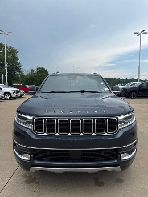 Used 2024 Jeep Wagoneer L Series II w/ Flexible Seating Group AWD/4WD image 8