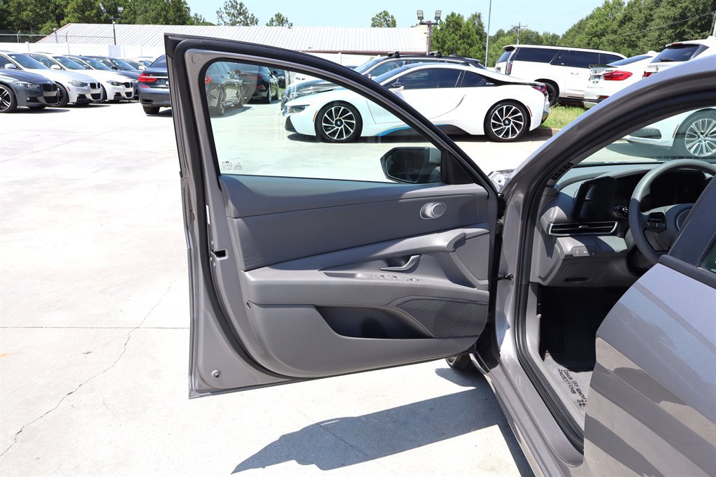Used 2023 Hyundai Elantra SEL FWD image 37