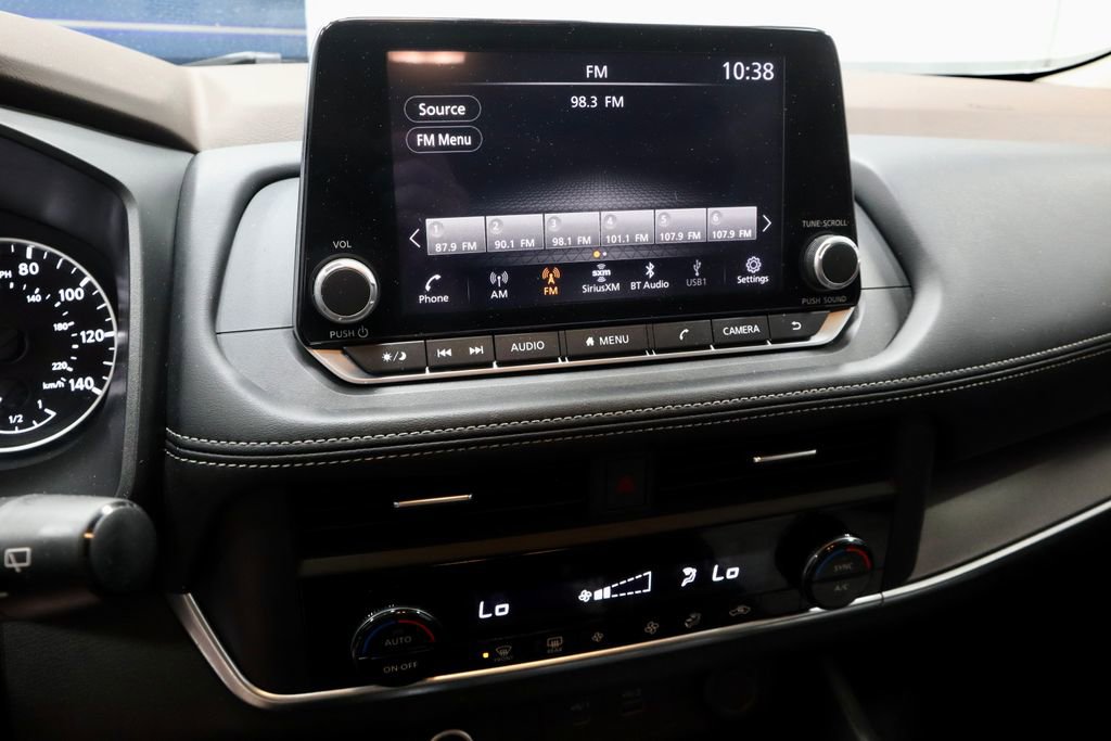 Used 2023 Nissan Rogue SV image 31