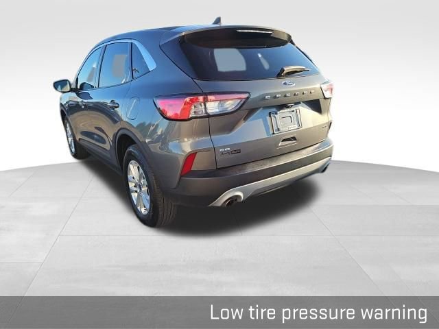 Used 2022 Ford Escape SE image 16
