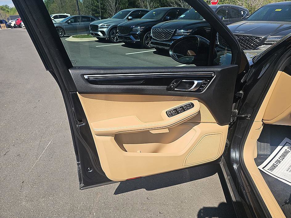 Used 2018 Porsche Macan image 10