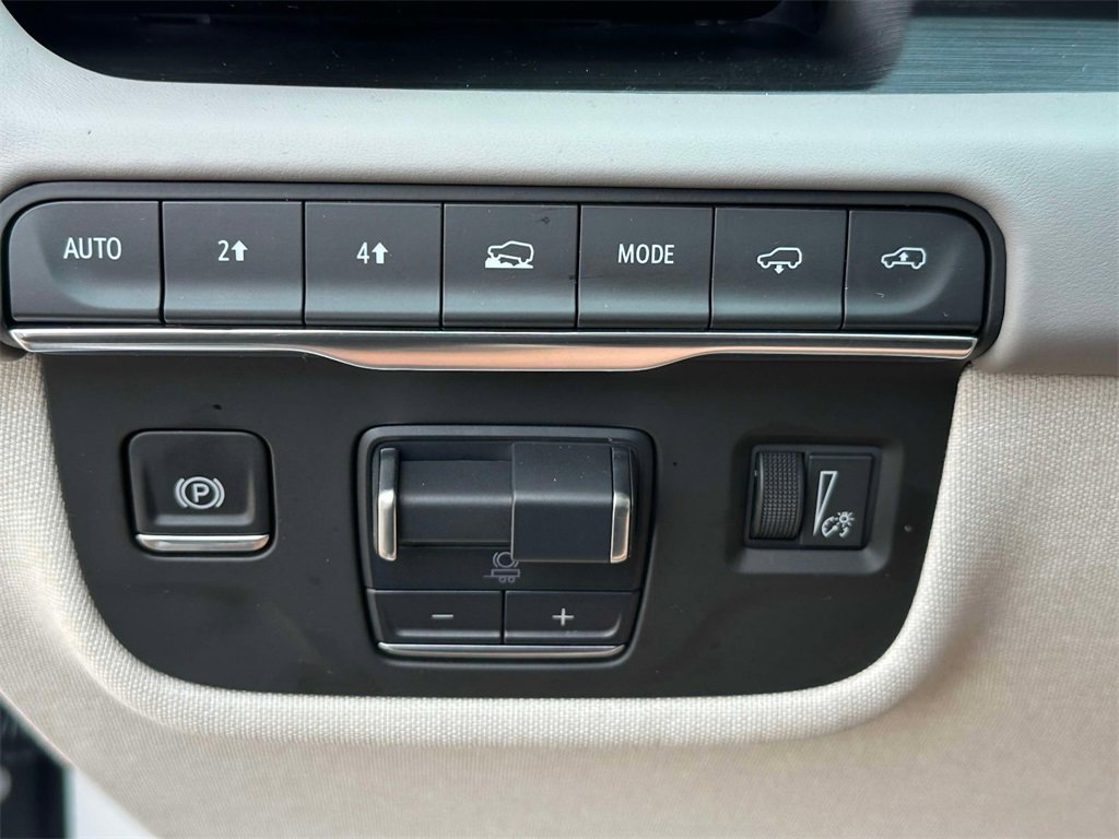 Certified 2024 Cadillac Escalade ESV Sport Platinum w/ LPO, ONYX Package image 31