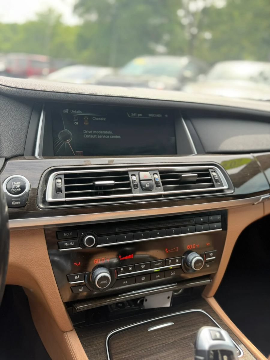 Used 2013 BMW 740Li xDrive AWD/4WD image 26