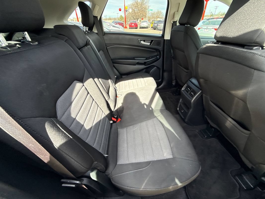 Used 2022 Ford Edge SE w/ Black Appearance Package AWD/4WD image 16