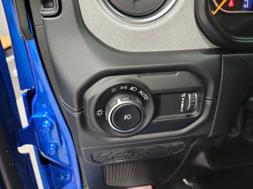 New 2026 Jeep Wrangler Sahara w/ Technology Group image 18