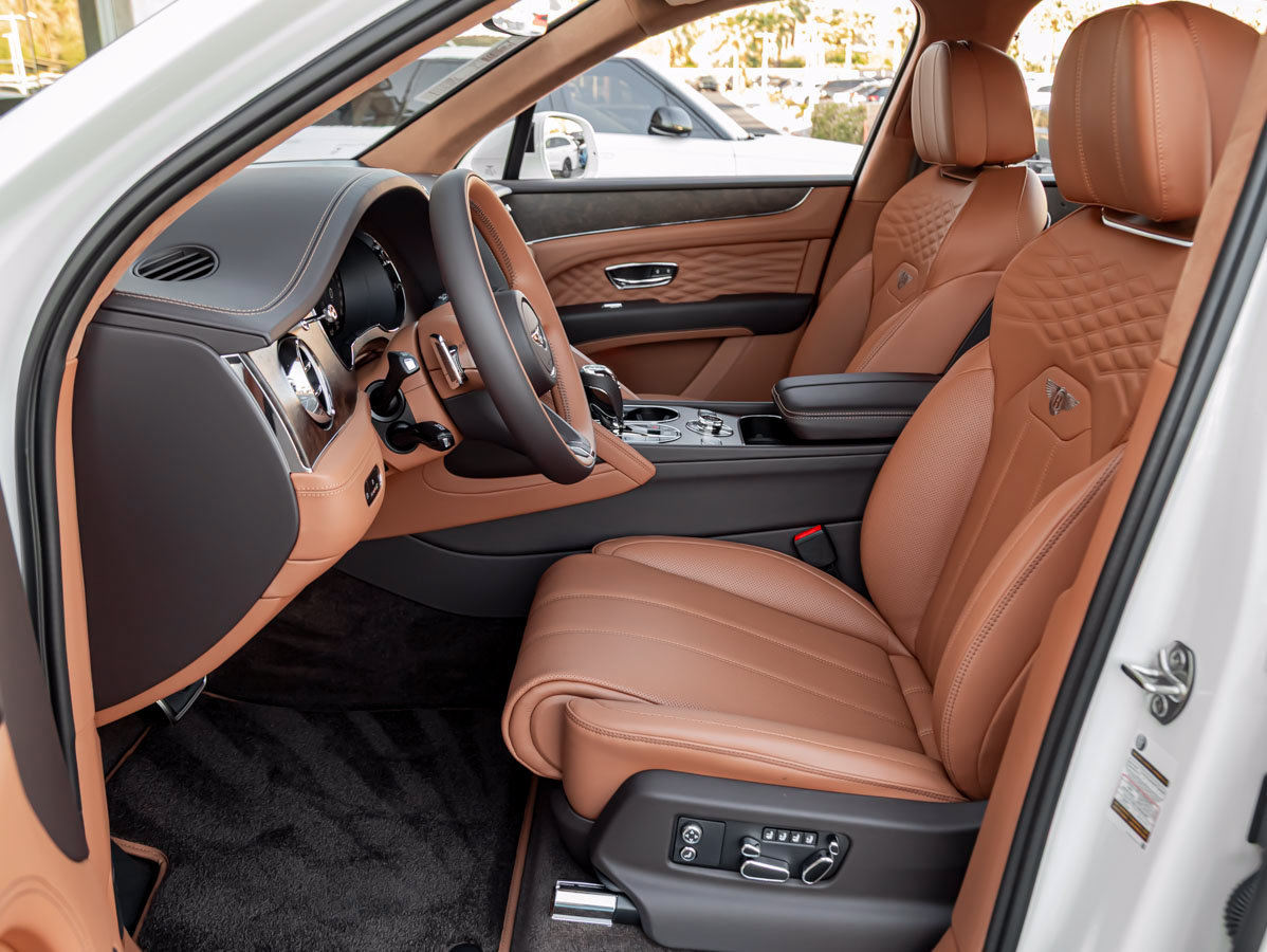 Used 2027 Bentley Bentayga AWD/4WD image 17