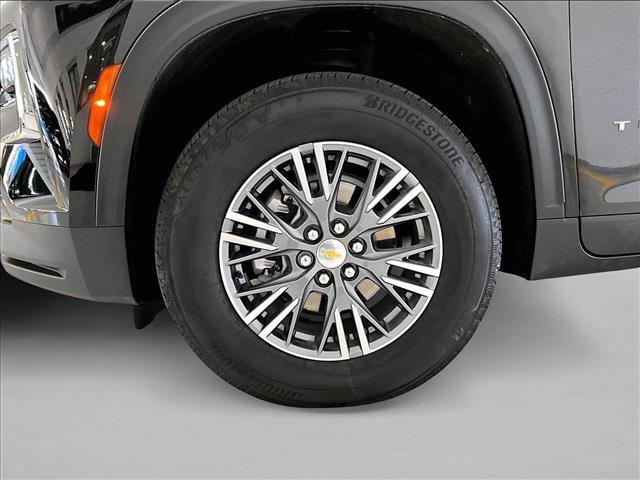 Used 2025 Chevrolet Traverse LT w/ Driver Confidence Package FWD image 10