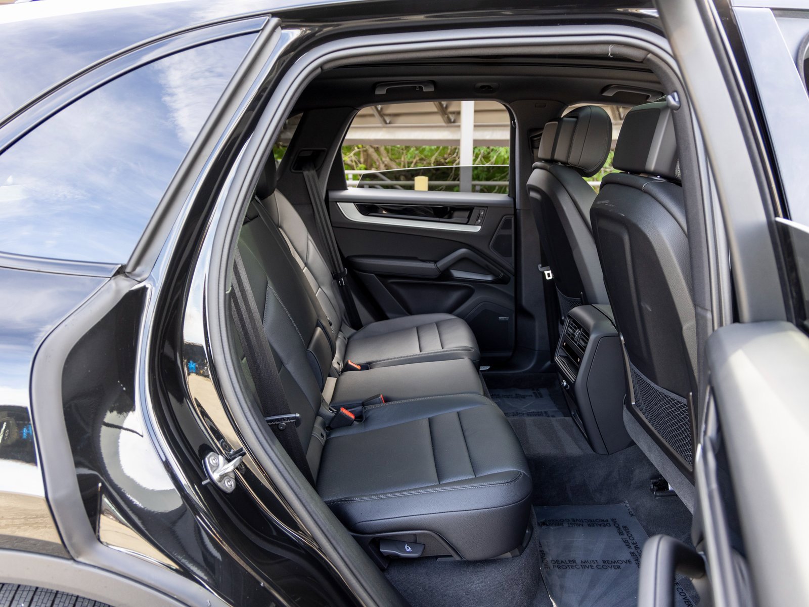 Certified 2025 Porsche Cayenne image 48