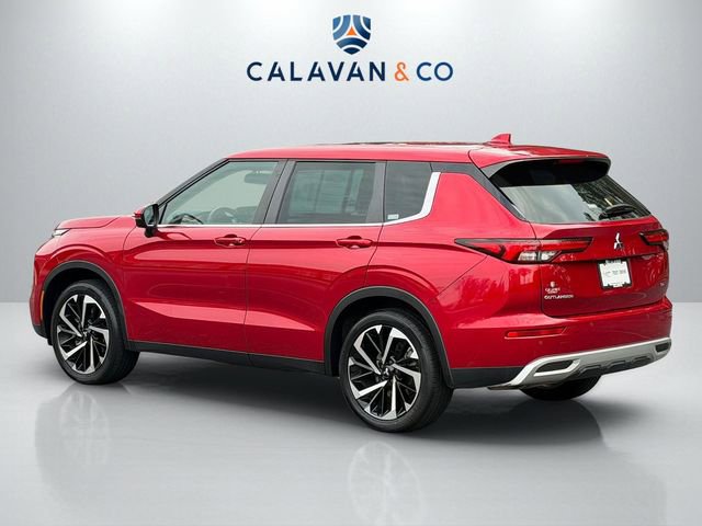 Used 2023 Mitsubishi Outlander SE image 5