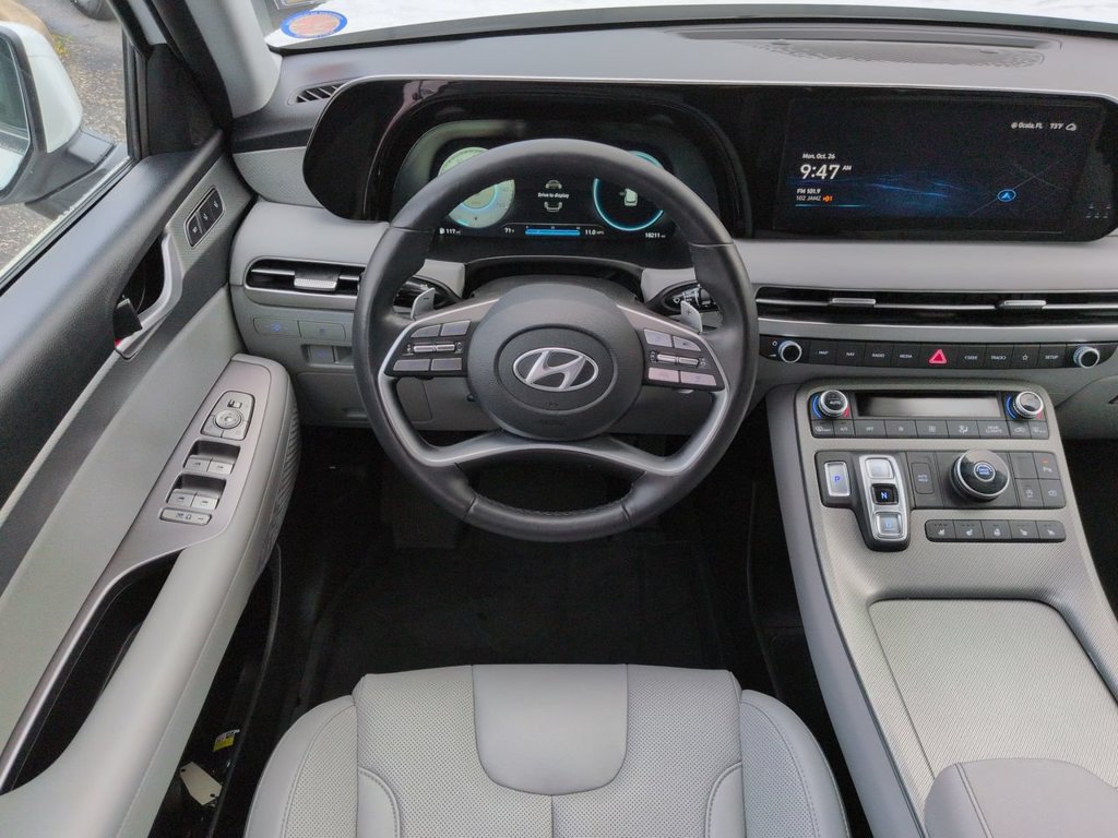 Used 2025 Hyundai Palisade SEL FWD image 16
