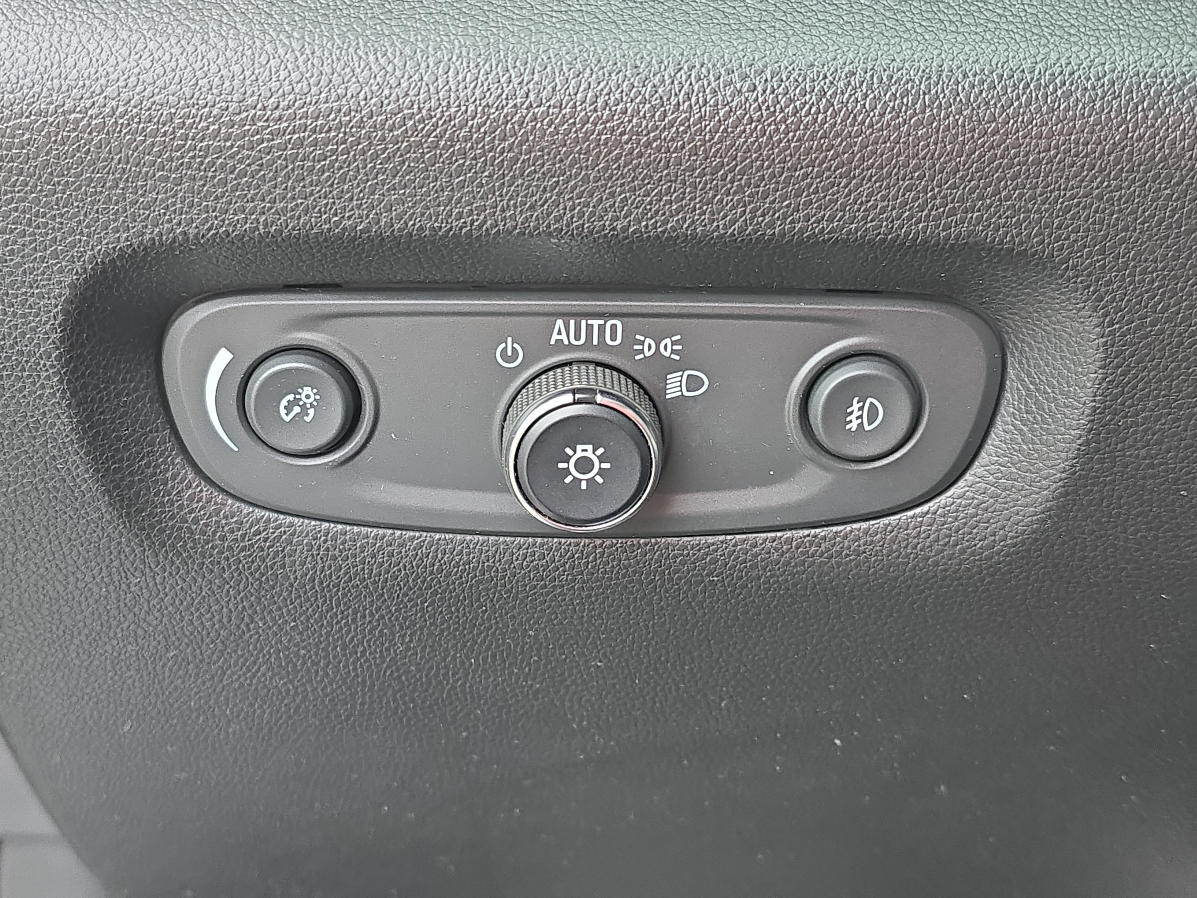 Used 2020 Chevrolet Traverse Premier w/ Redline Edition AWD/4WD image 28