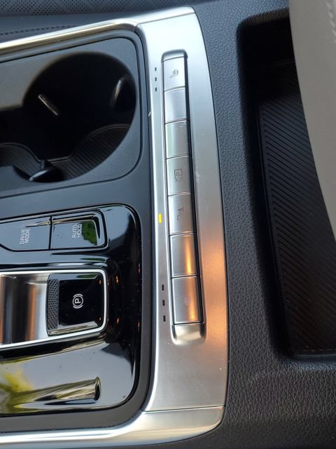 Certified 2025 Kia Carnival EX FWD image 27
