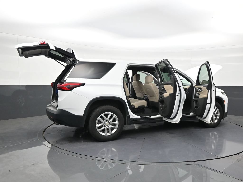 Used 2023 Chevrolet Traverse LS FWD image 27