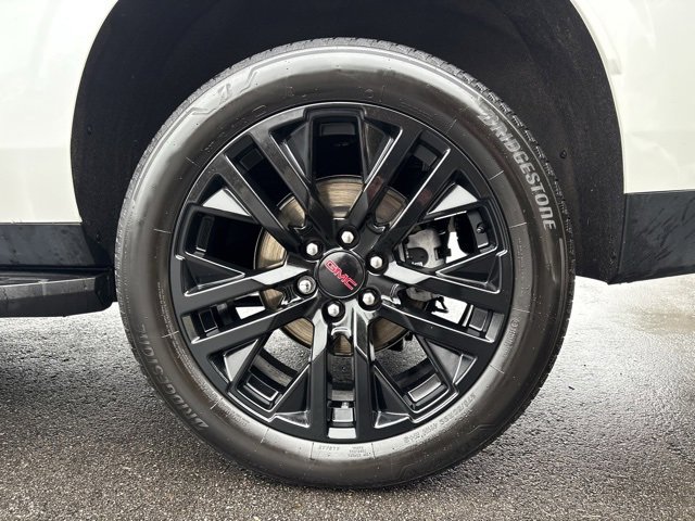 Used 2024 GMC Yukon XL SLT w/ SLT Premium Package image 16