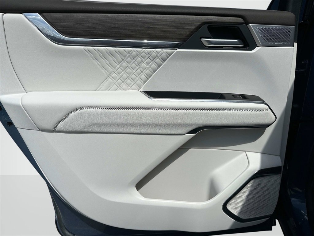 Used 2024 GMC Acadia Denali w/ Super Cruise Package image 10