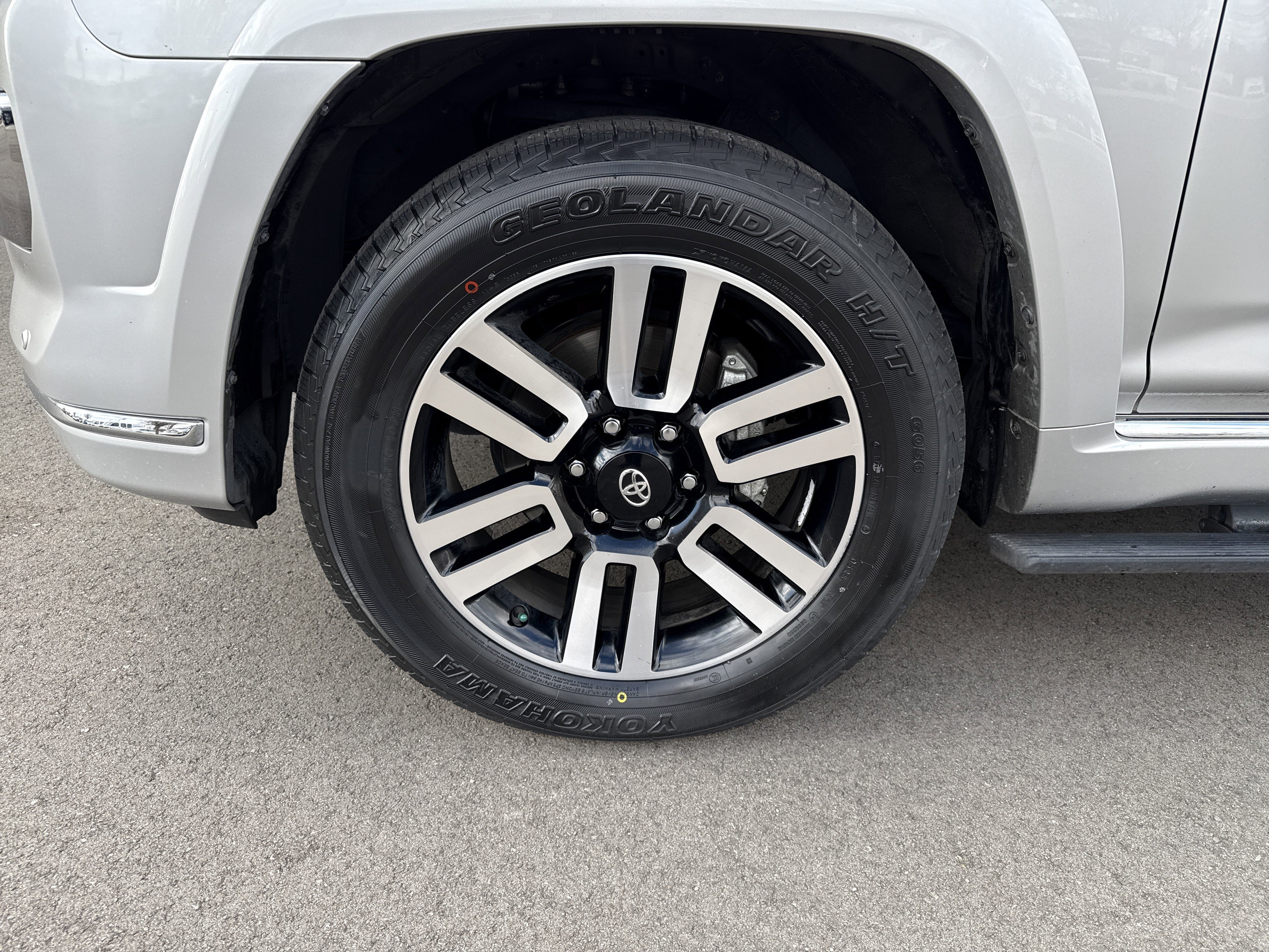 Used 2022 Toyota 4Runner Limited image 27