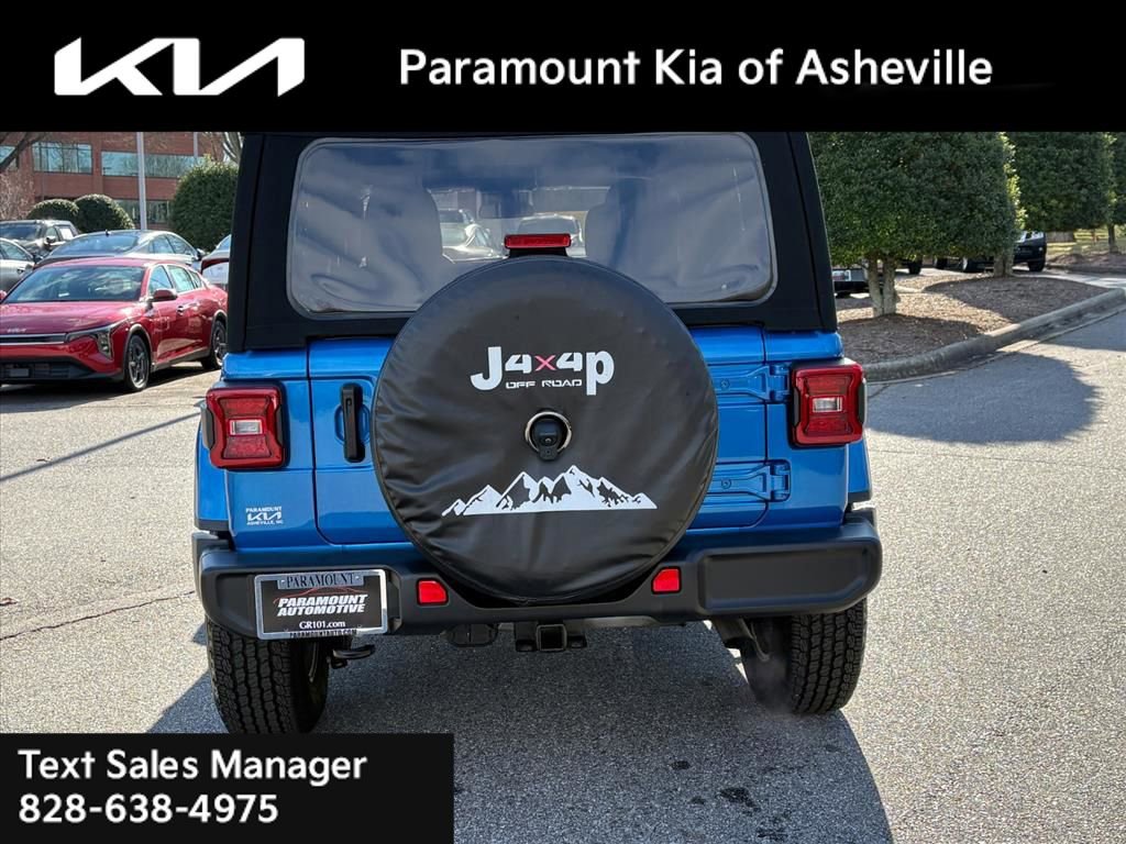 Used 2024 Jeep Wrangler Sahara image 5