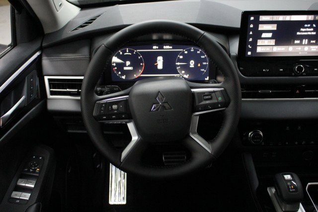 New 2025 Mitsubishi Outlander SEL image 21