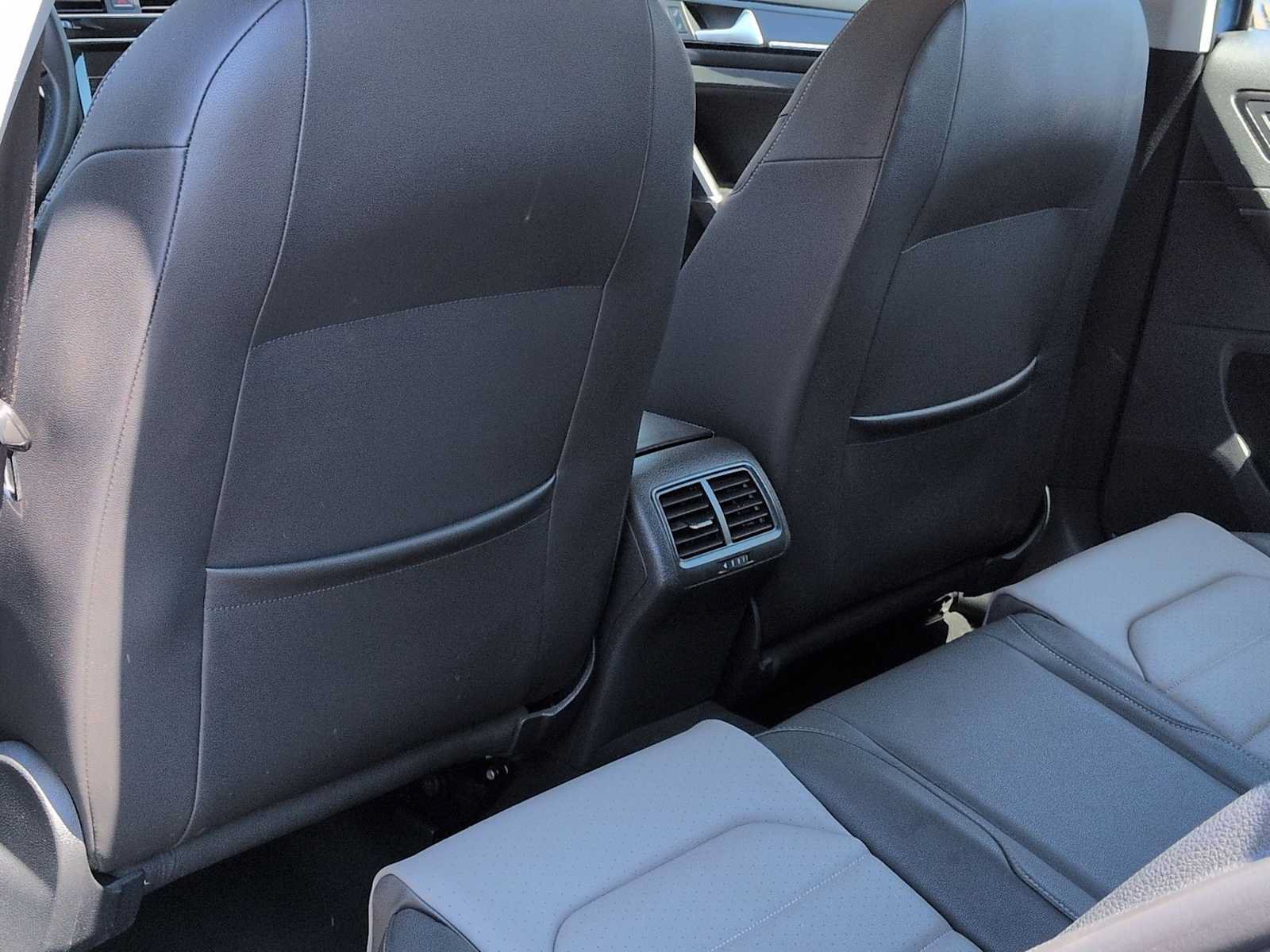 Used 2015 Volkswagen Golf TDI SEL FWD image 19