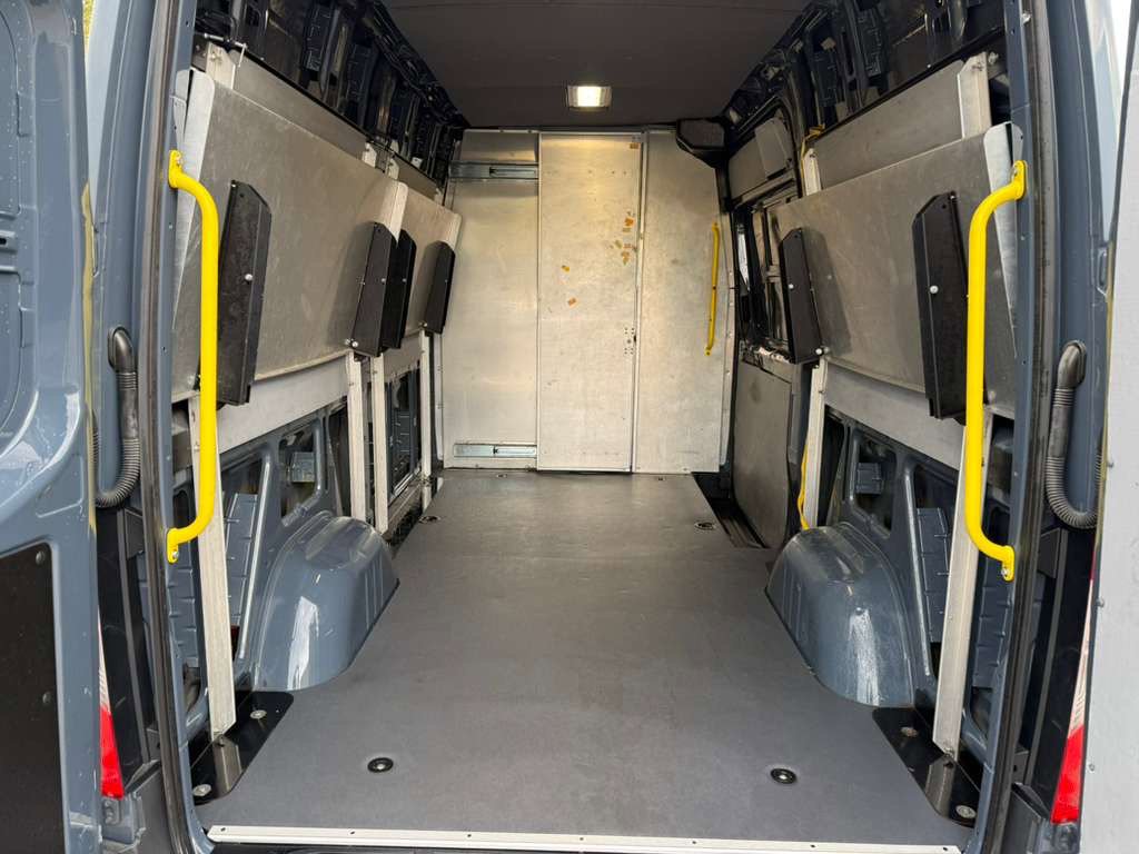 Used 2019 Mercedes-Benz Sprinter 144 image 61