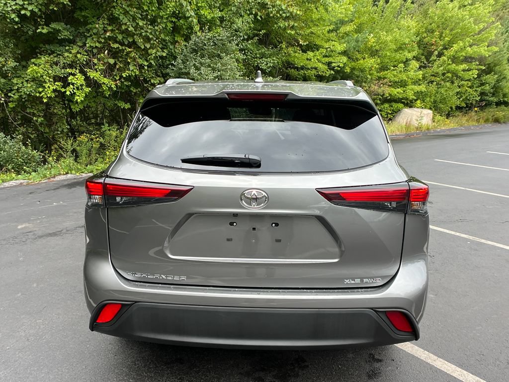 Used 2026 Toyota Highlander XLE AWD/4WD image 4