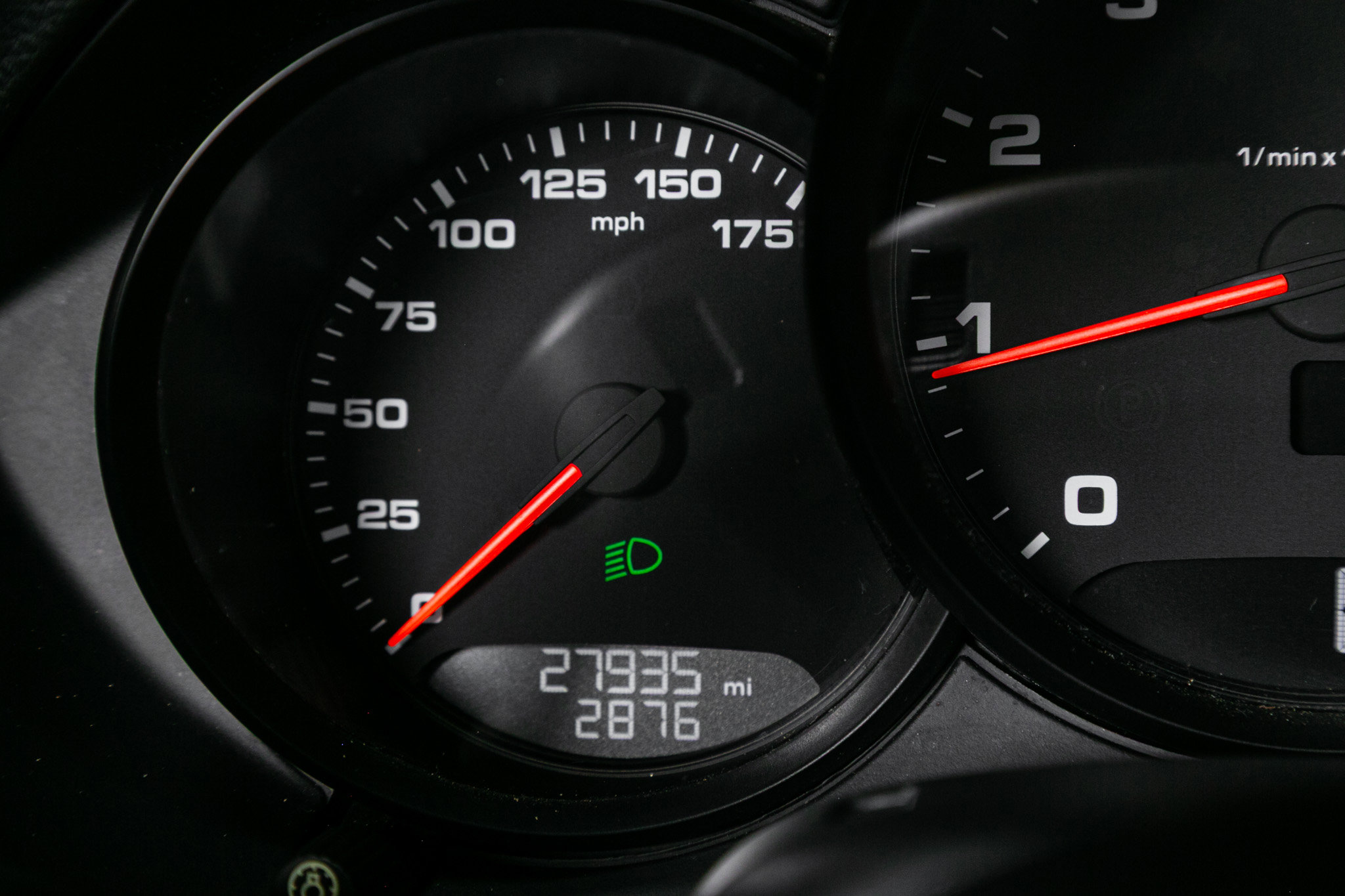 Used 2018 Porsche 718 Boxster Roadster w/ Sport Chrono Package image 14