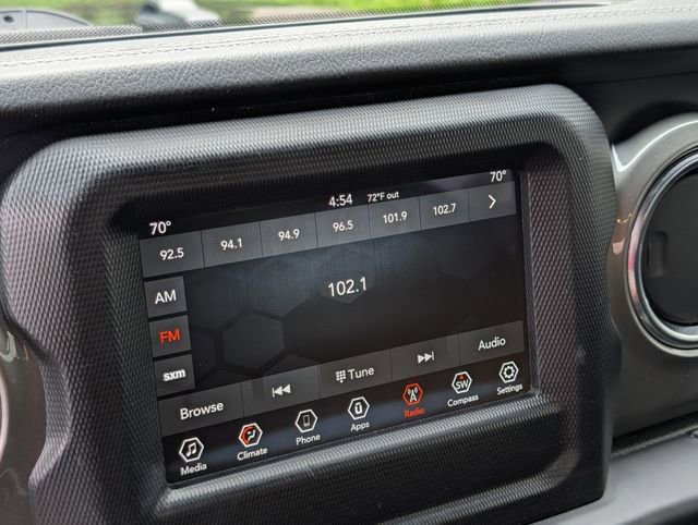 Used 2019 Jeep Wrangler Unlimited Sahara AWD/4WD image 19