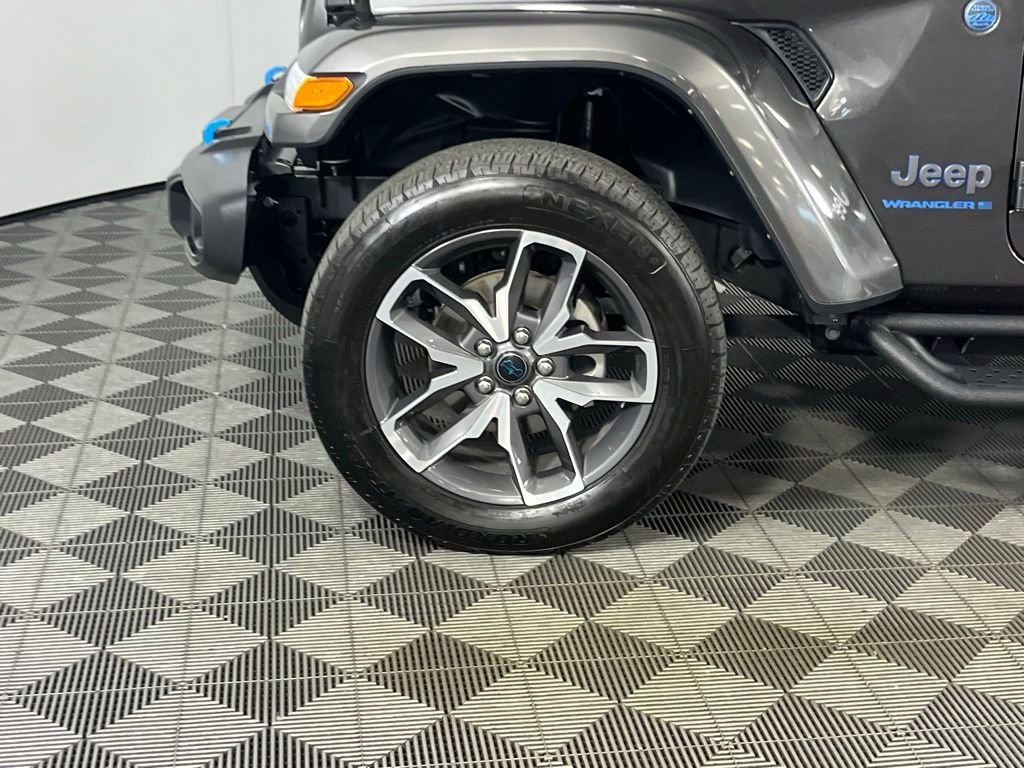 Used 2024 Jeep Wrangler Unlimited image 11