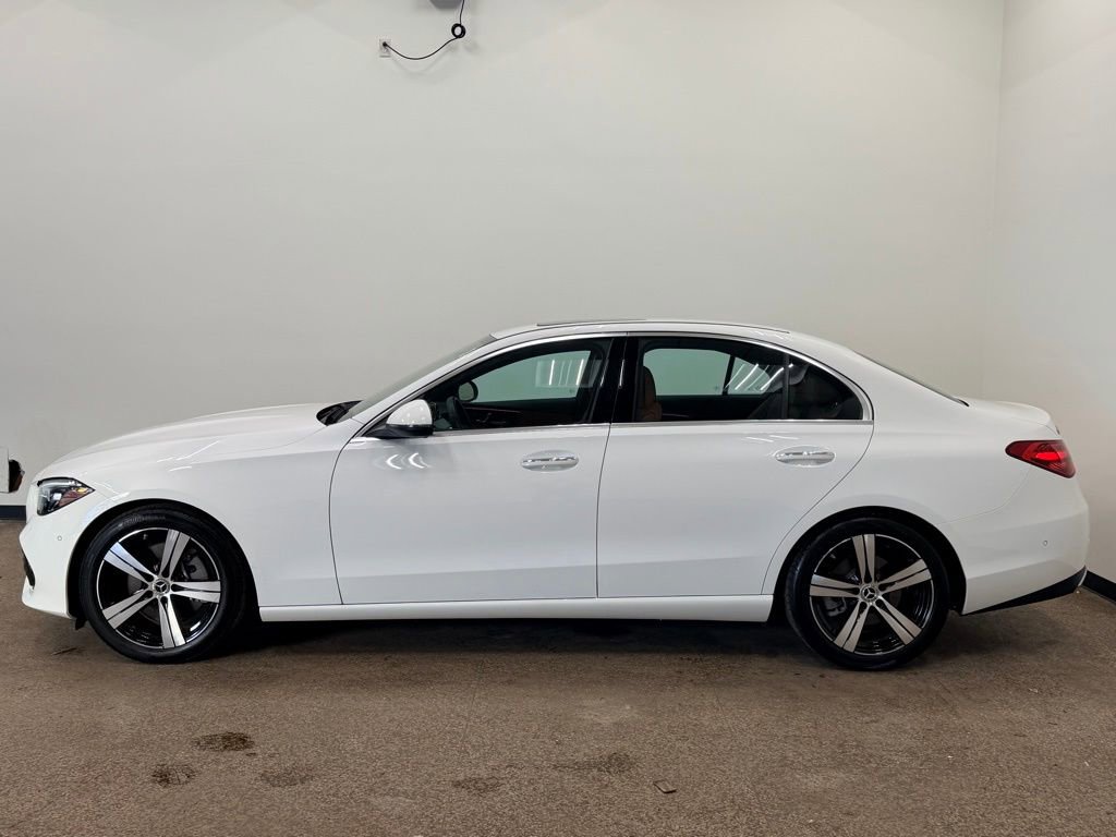 Used 2025 Mercedes-Benz C 300 4MATIC Sedan image 2