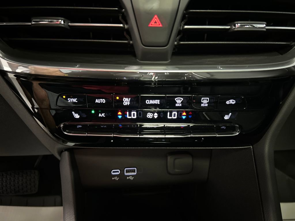 Used 2026 Buick Encore GX Avenir w/ Avenir Technology Package image 19