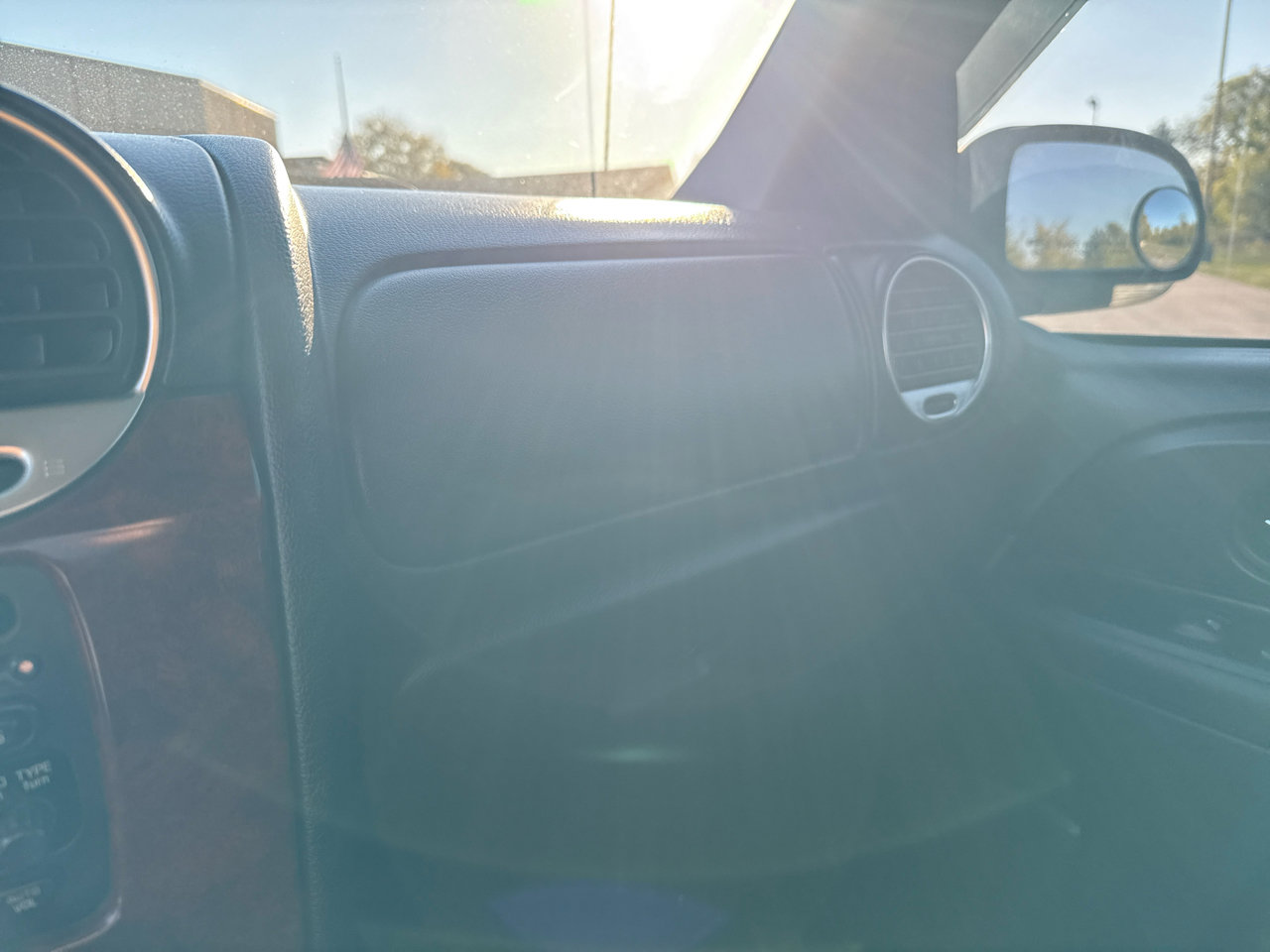 Used 2006 GMC Envoy Denali image 14