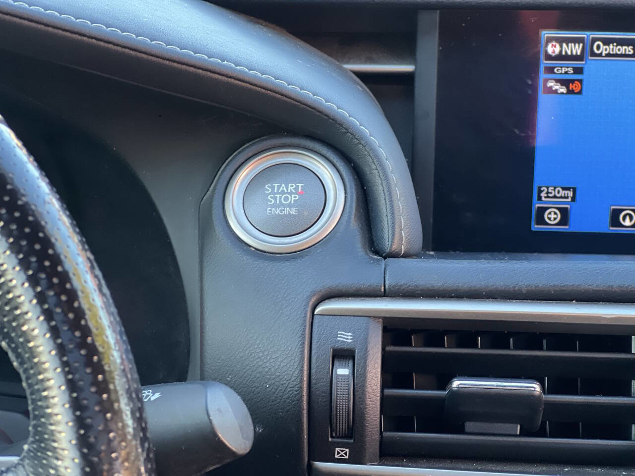 Used 2016 Lexus RC 200t image 24