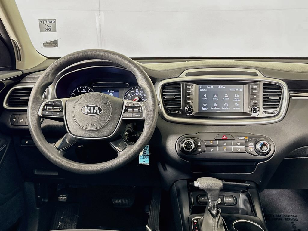 Used 2019 Kia Sorento FWD image 12
