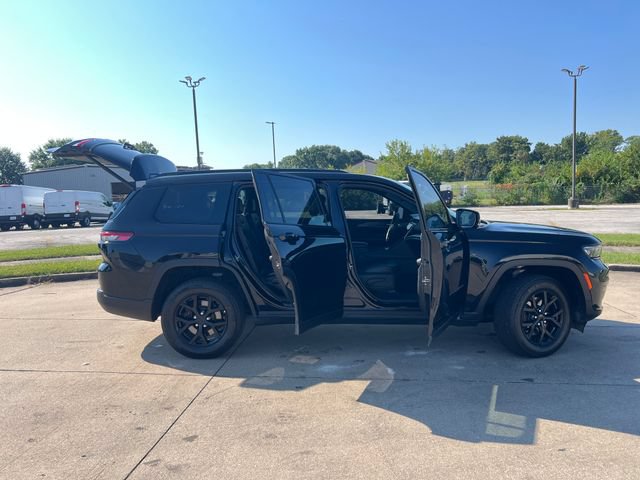 Used 2024 Jeep Grand Cherokee L Altitude AWD/4WD image 12
