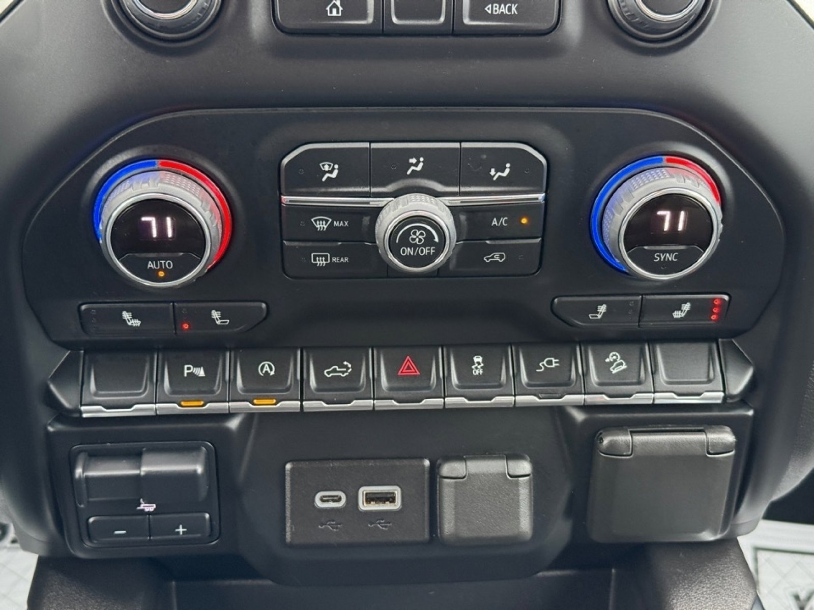 Used 2022 Chevrolet Silverado 1500 LT Trail Boss w/ LT Trail Boss Premium Package image 15