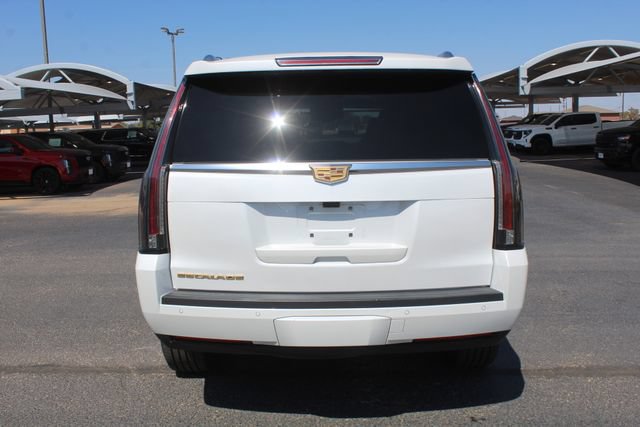 Used 2020 Cadillac Escalade Luxury RWD image 4